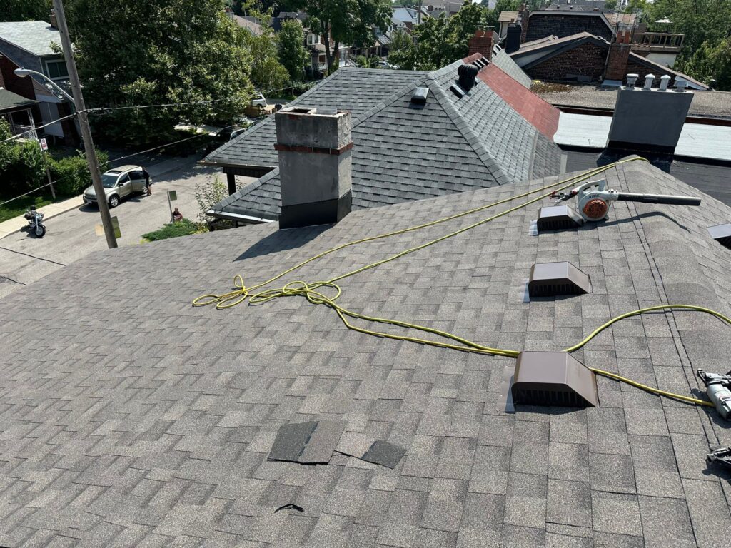 emergency roof replacement in Downtown Toronto asphalt shingles