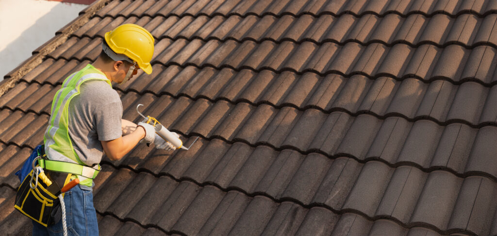 roofing services toronto shingle roof repair expert roofers working on residential roof
